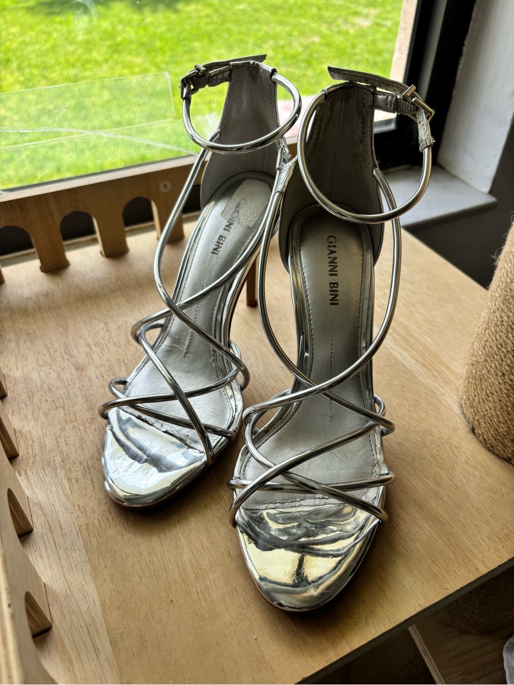 Gianni Bini Platinum Silver Strappy Stiletto Heel Formal Cocktail, Size 7
